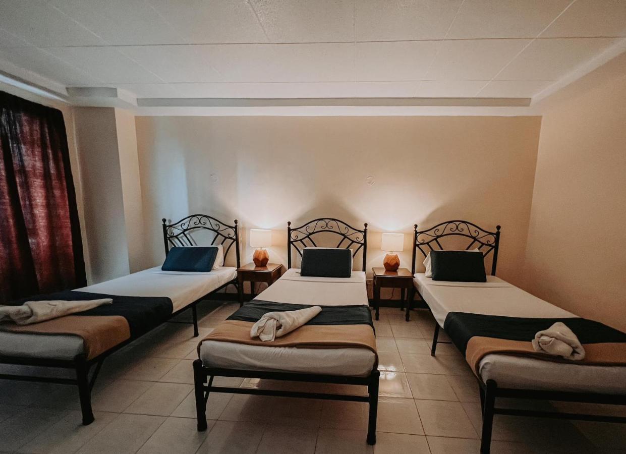 Fuente Hotel De Cebu Екстер'єр фото