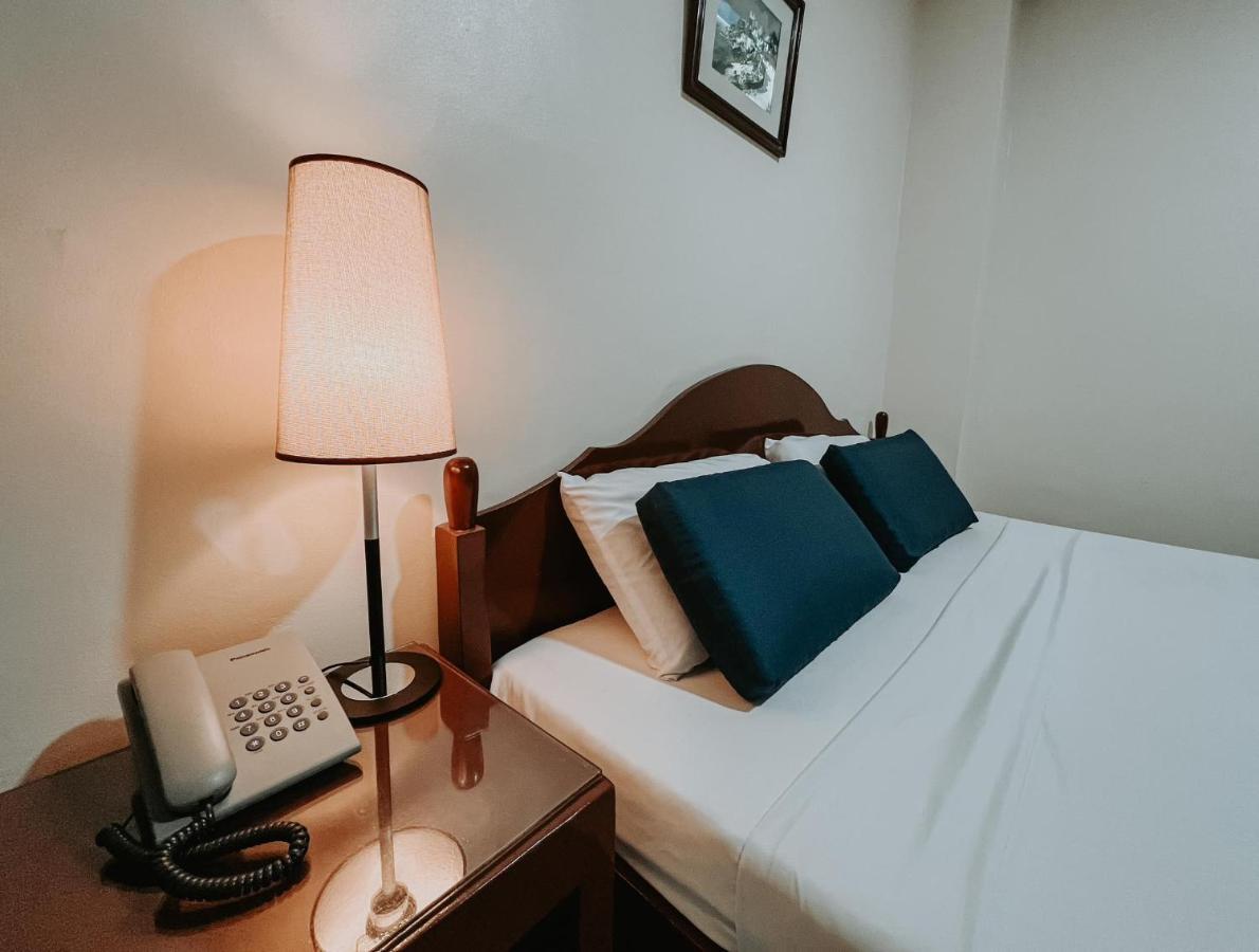 Fuente Hotel De Cebu Екстер'єр фото