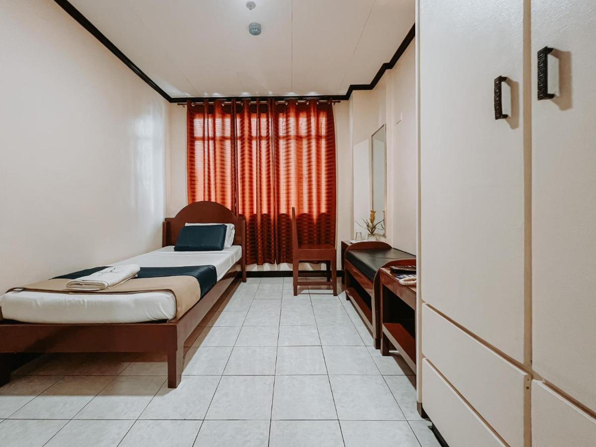 Fuente Hotel De Cebu Екстер'єр фото