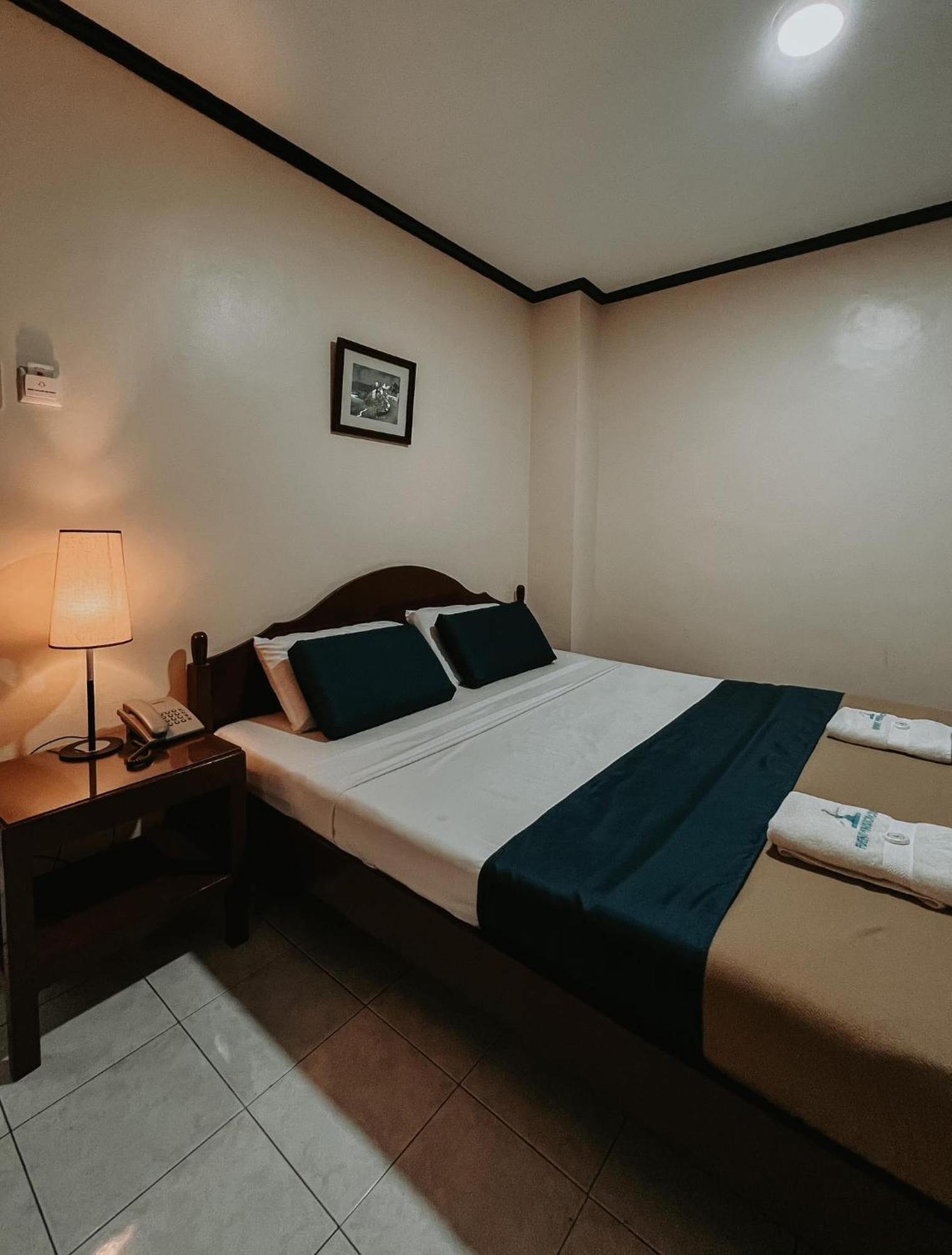 Fuente Hotel De Cebu Екстер'єр фото